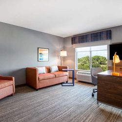 Hampton Inn & Suites North Port - Guest room