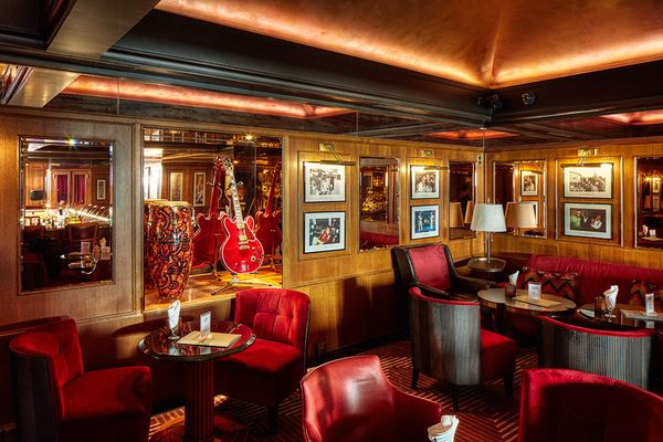 Funky Claude's Bar by null