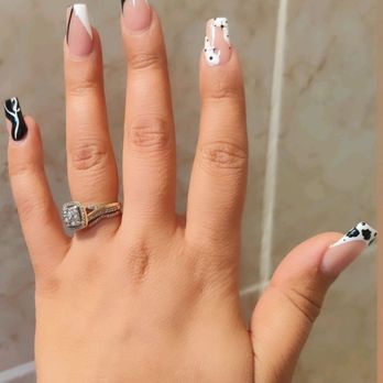 Tipsy Nails spa - Black and white nails. My go to place! I love how they do my nails! - Nail Salons Near Me - Long Beach, California