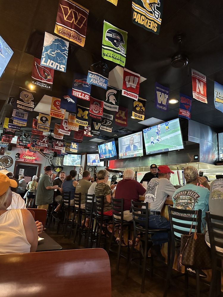 Christo's Sports Bar & Grill