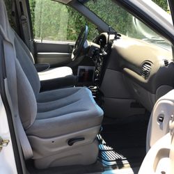 Roseville Airporter - Freshly cleaned and detailed.