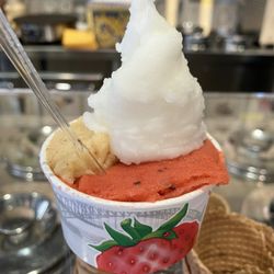 Oggi - Vegan: Apple w/cinnamon, Hawaiian berry mix and lemon sorbetti €3.40 for a medium with 3 flavors