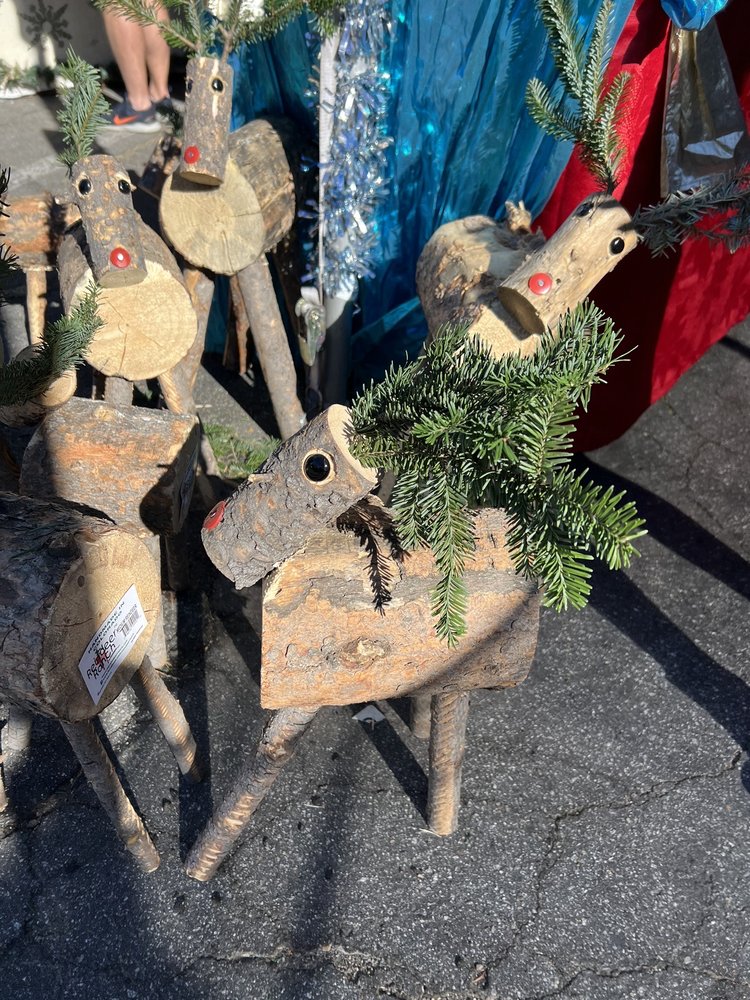 BIG WAVE DAVE CHRISTMAS TREES & PUMPKIN PATCH Updated September 2024