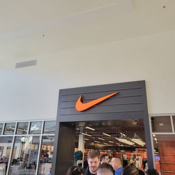 Tanger Outlets- Foxwoods - Outlet Stores Near Me - Mashantucket, Connecticut