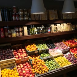Rhino - le rayon fruits "exotiques"