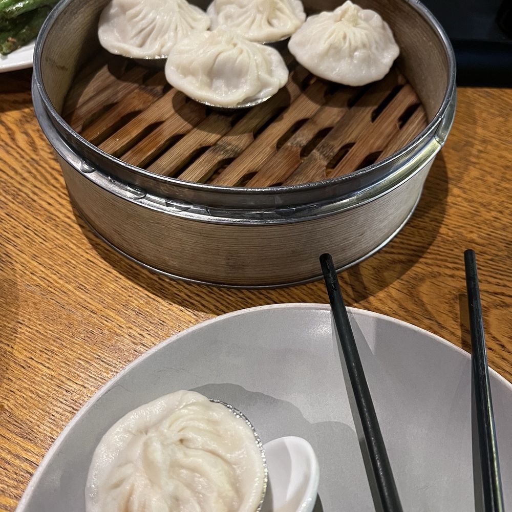 Osmanthus Dim Sum Lounge - Pork soup dumplings - Cocktail Bars Near Me - San Francisco, California Osmanthus Dim Sum Lounge - Pork soup dumplings - Cocktail Bars Near Me - San Francisco, California