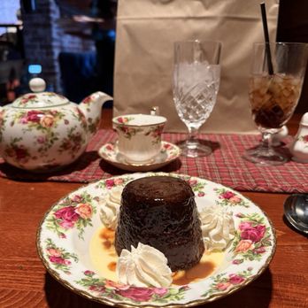 Balmoral Restaurant - Toffee Pudding Cake and pot of hot Scottish Blend Tea - Scottish Near Me - St Charles, Illinois