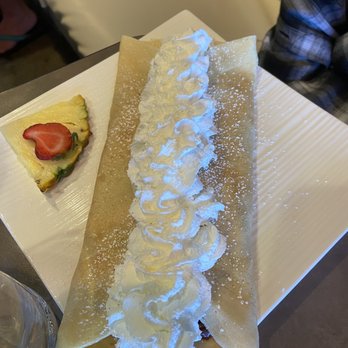 Moena Café - Awesome strawberry crepe - Cafes Near Me - Honolulu, Hawaii Moena Café - Awesome strawberry crepe - Cafes Near Me - Honolulu, Hawaii