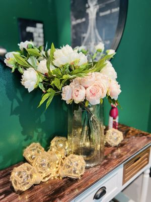 Laudy Bar - Craft Kitchen & Cocktails by null