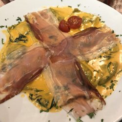 Pizza Caratello - Ravioli with smoked ham