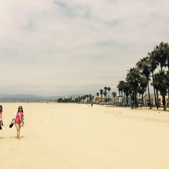 Venice Statepark - Venice beach. Ok it was a weekday and still early so it was still empty. - Beaches Near Me - Venice, California