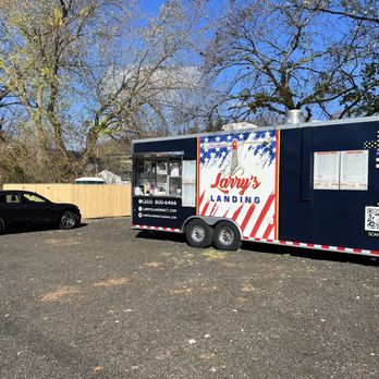 Larry’s Landing - Plenty of parking - Food Trucks Near Me - Derby, Connecticut