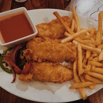 Lyric Kitchen · Bar - Chicken tenders and fries - Bars Near Me - Duluth, Minnesota