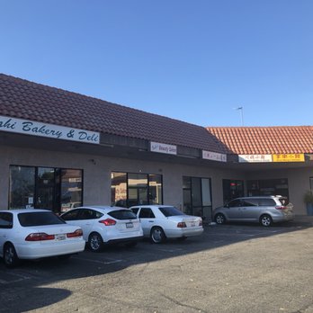 Anna Wang's Kitchen - the outside of the restaurant - Chinese Near Me - Walnut, California