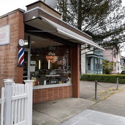 Art's Barber Shop - Store front