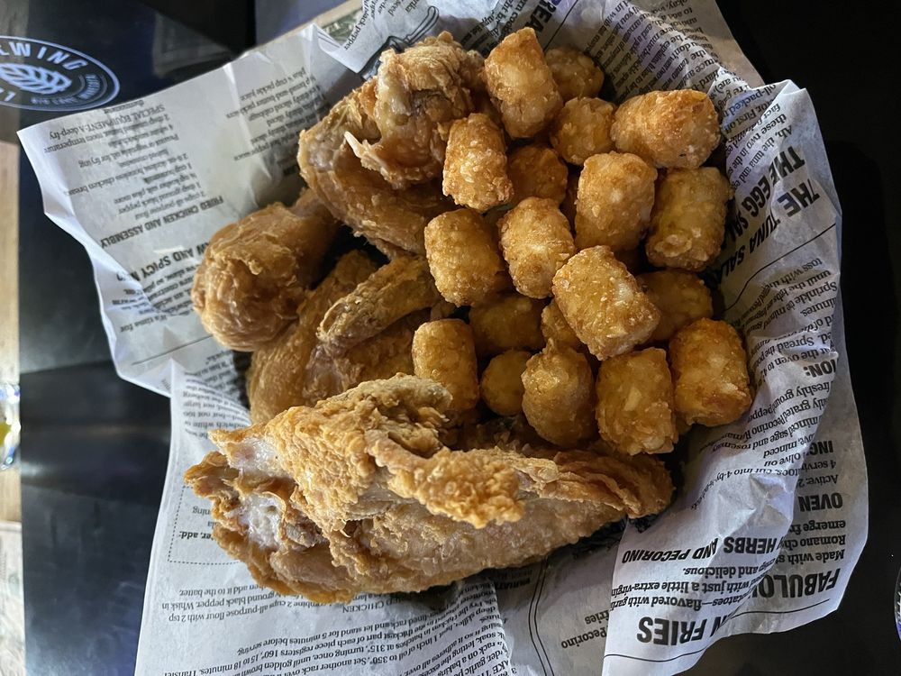 COACH’S CORNERSPORTS PUB & BOTTLE SHOP Updated September 2024 10