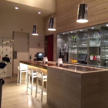 Café-Restaurant Dauphine - Bar area - Brasseries Near Me - Amsterdam, New Hampshire