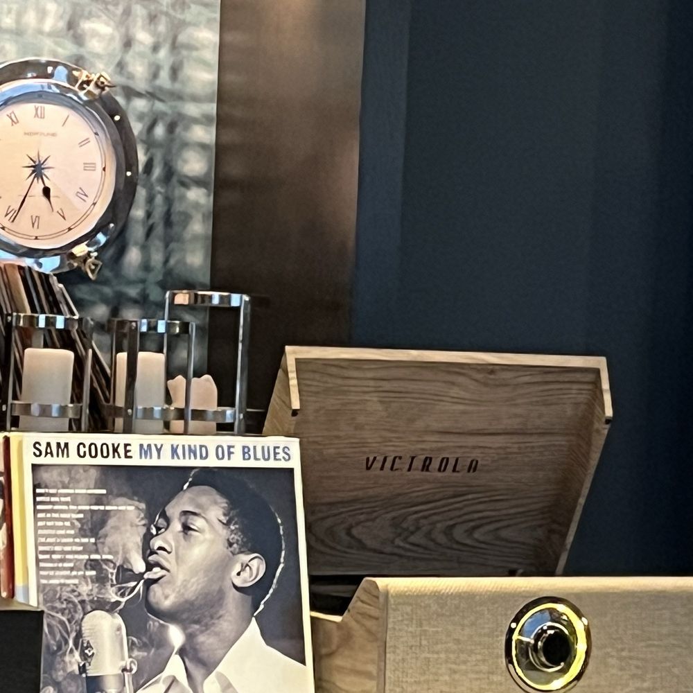 Kimpton Cardinal Hotel - Cool record player in lounge - Hotels Near Me - Winston-Salem, North Carolina Kimpton Cardinal Hotel - Cool record player in lounge - Hotels Near Me - Winston-Salem, North Carolina