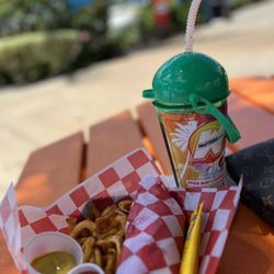 Wet 'n' Wild Hawaii - Hot dog combo w/Souvenir Cup