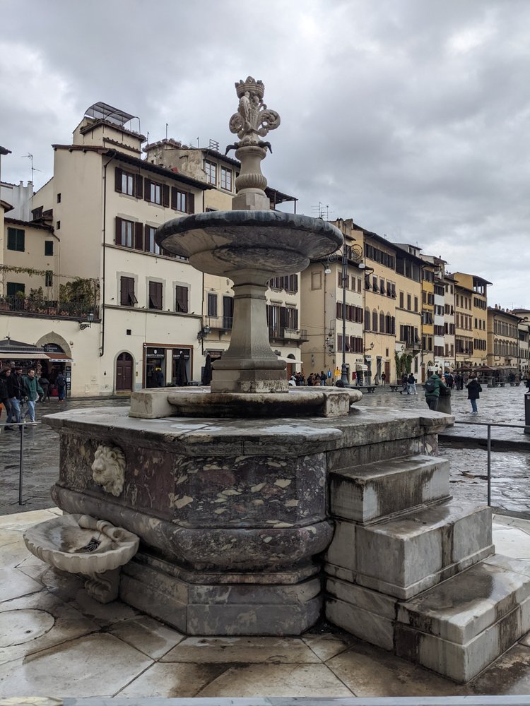 FONTANA DI PIAZZA SANTA CROCE Piazza di Santa Croce, Firenze, Italy