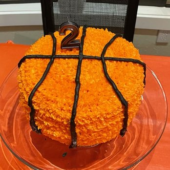 EP Cakes - a basketball themed birthday cake - Custom Cakes Near Me