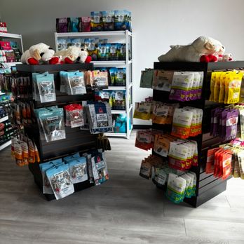 Paw Island - Pet Stores Near Me - Laguna Beach, California Paw Island - Pet Stores Near Me - Laguna Beach, California