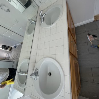 Always Refinishing - Before master bathroom - Kitchen & Bath Near Me Always Refinishing - Before master bathroom - Kitchen & Bath Near Me