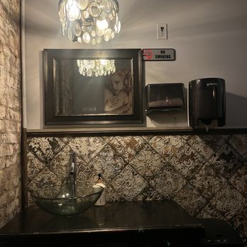 Luna Restaurant - Cute bathroom - Italian Near Me - Jersey City, New Jersey Luna Restaurant - Cute bathroom - Italian Near Me - Jersey City, New Jersey