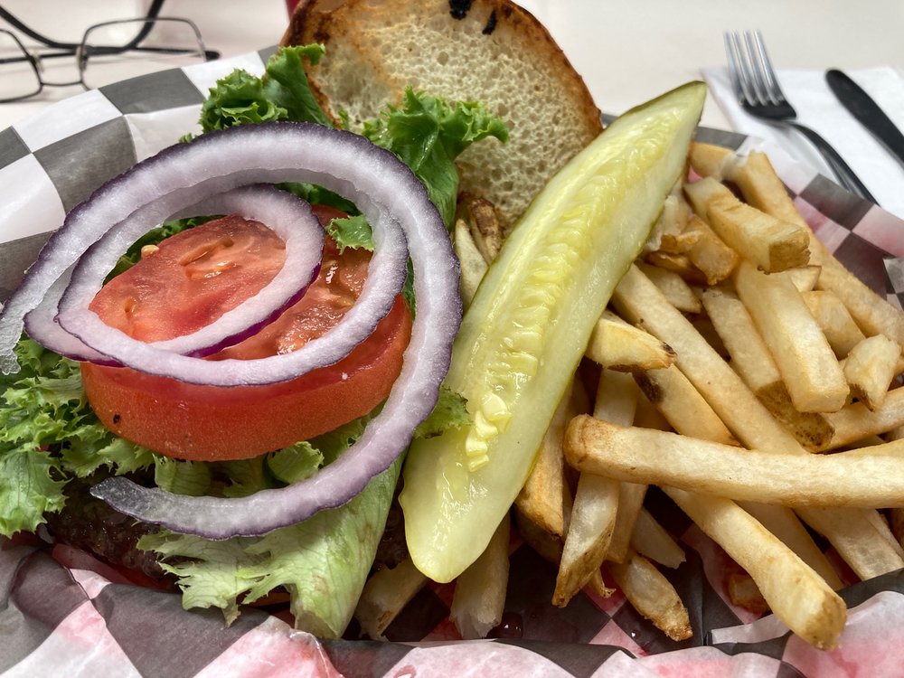 FAIRLEE DINER 22 Photos & 48 Reviews 614 US Route 5 N, Fairlee