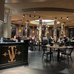Taverne on Woodlake