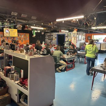 Mels Diner - Fun Retro atmosphere - Diners Near Me - Mingus, Texas