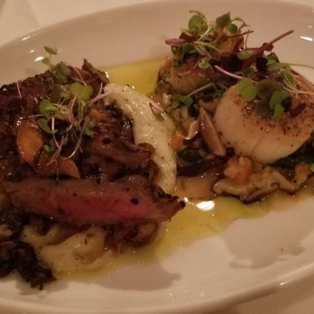 Townhouse - Seared sea scallops and Prime NY strip - Bars Near Me - Greenwich, Connecticut Townhouse - Seared sea scallops and Prime NY strip - Bars Near Me - Greenwich, Connecticut
