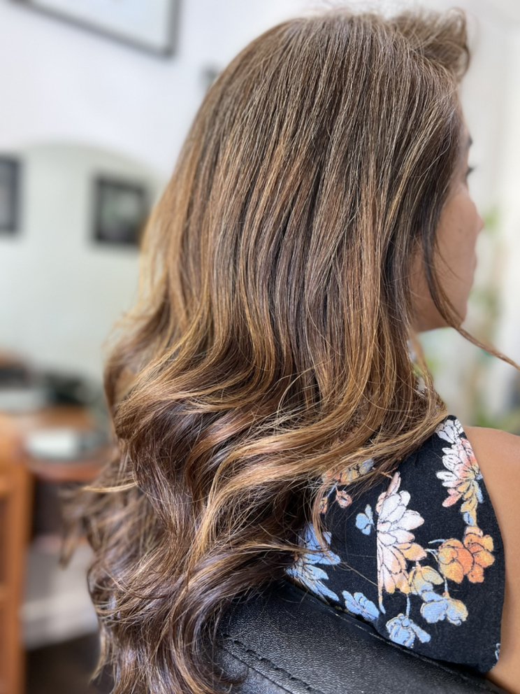 Elisa Loretta Hair Studio Logo