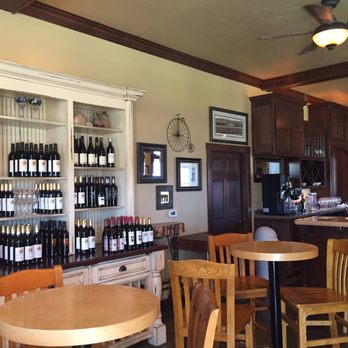 LedgeStone Vineyards - Wineries Near Me - Greenleaf, Wisconsin LedgeStone Vineyards - Wineries Near Me - Greenleaf, Wisconsin