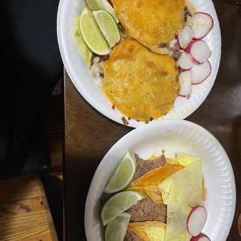 Birrieria Gonzalez - Tacos & Mulitas - Food Trucks Near Me - La Puente, California