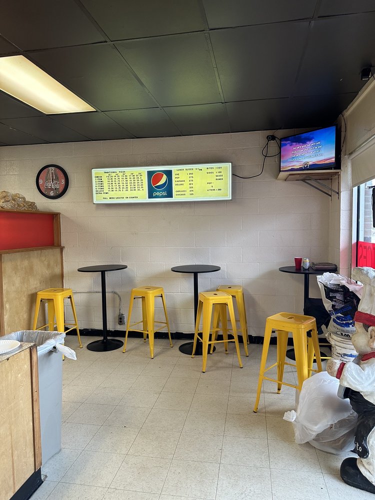 Carlucci's Pizza