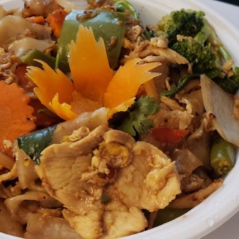 Thai Elephants - Chicken drunken noodle - Thai Near Me - Watkins Glen, New York Thai Elephants - Chicken drunken noodle - Thai Near Me - Watkins Glen, New York