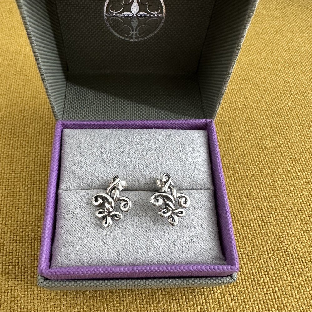 Fleur de lis earrings Fleur de lis earrings