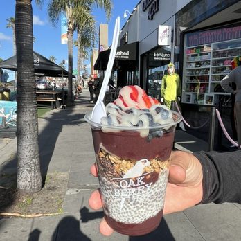 Oakberry Acai - The Crunchy Acai Bowl - 16Oz - Acai Bowls Near Me - San Diego, California Oakberry Acai - The Crunchy Acai Bowl - 16Oz - Acai Bowls Near Me - San Diego, California