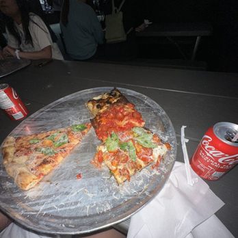 MAMA'S TOO! - House, pepperoni, funghi and bruschetta pizza - Pizza Near Me - New York, New York MAMA'S TOO! - House, pepperoni, funghi and bruschetta pizza - Pizza Near Me - New York, New York