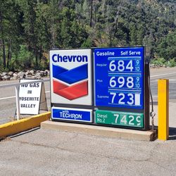 El Portal Market - Gas prices