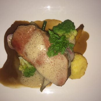 Restaurant De Gelegenheid - Hauptgericht: Kalbslende bei niedriger Temperatur gegart mit Steinpilz-Schaum, Kartoffel-Gratin und gedämpftem Gemüse - Restaurants Near Me - Roermond, LI Restaurant De Gelegenheid - Hauptgericht: Kalbslende bei niedriger Temperatur gegart mit Steinpilz-Schaum, Kartoffel-Gratin und gedämpftem Gemüse - Restaurants Near Me - Roermond, LI