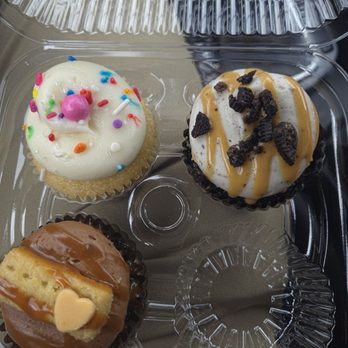 Lancaster Cupcake - Vanilla Party, PB Oreo, Caramel Millionaire - Ice Cream & Frozen Yogurt Near Me - Lebanon, Pennsylvania