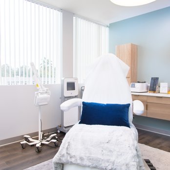Charles S. Lee, MD - Treatment Room - Cosmetic Surgeons Near Me - Beverly Hills, California Charles S. Lee, MD - Treatment Room - Cosmetic Surgeons Near Me - Beverly Hills, California