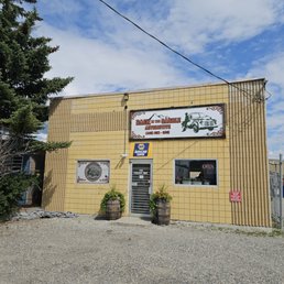 Exterior photo of Back In the Saddle Auto - Cochrane, Alberta Exterior photo of Back In the Saddle Auto - Cochrane, Alberta