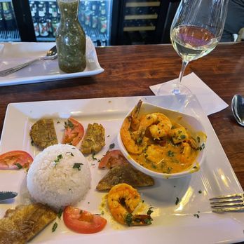 Los Paisas - Shrimp in garlic sauce.   and a glass of Chardonnay ... - Colombian Near Me - Charlotte, North Carolina