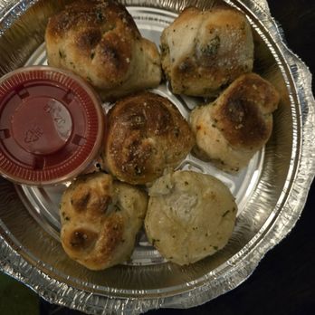 Pie Trap Pizza - The Deez Knots with marinara sauce - Pizza Near Me - Covina, California