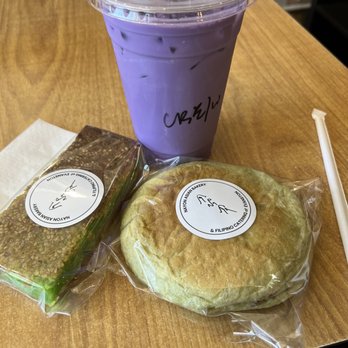 Coffee Lab & Roasters Evanston - Iced Ube latte - Coffee & Tea Near Me - Evanston, Illinois
