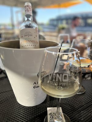 V-NO Wine Bar and Shop by null
