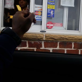 Cook Out - Ma it's not that hard. Listen,Take the order,Collect the monies - Burgers Near Me - Tucker, Georgia